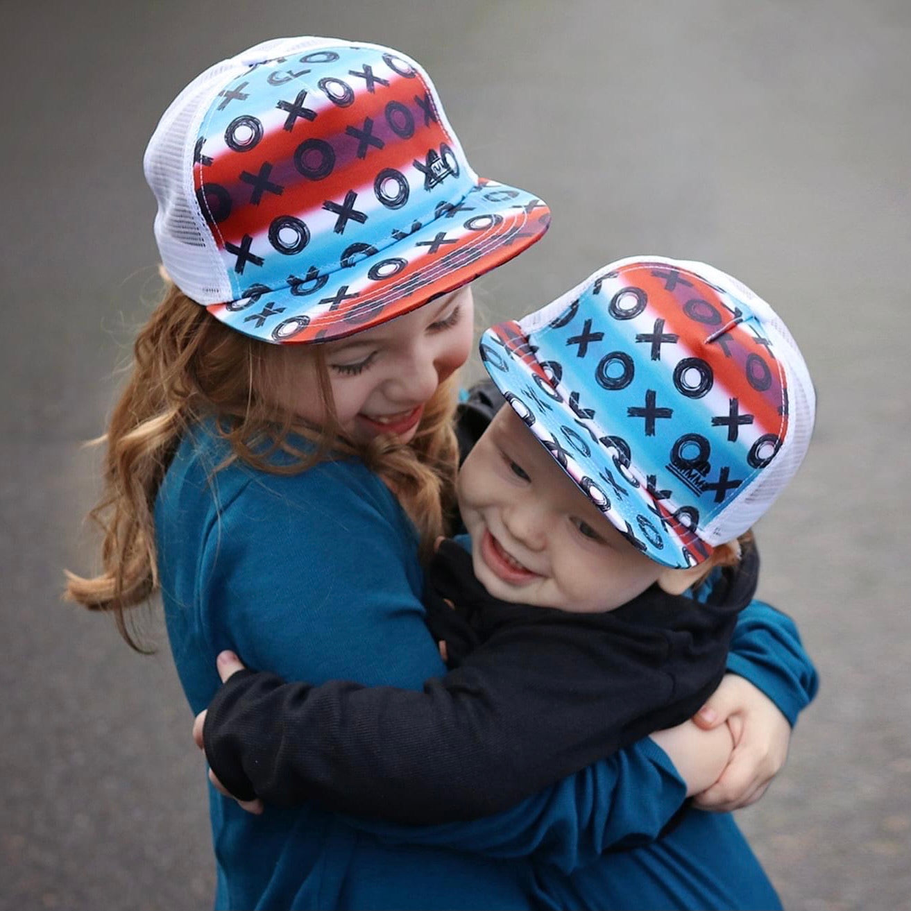 XOXO trucker