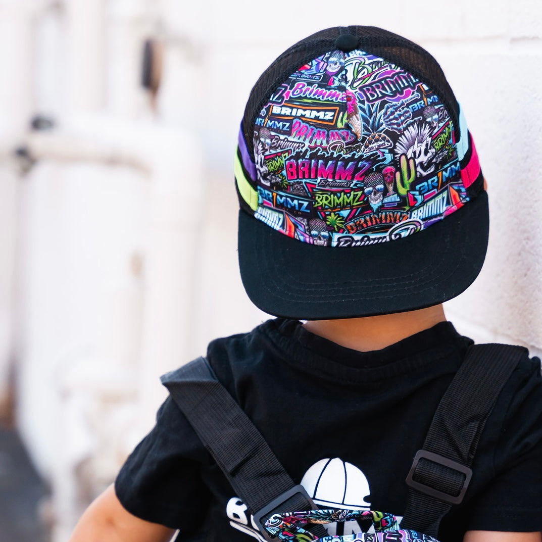 LOGO CURVE TRUCKER NO STRIPES