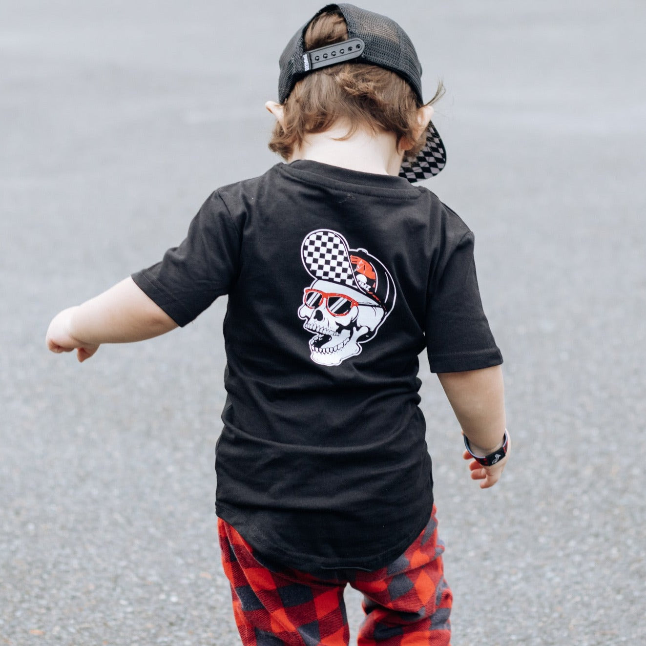 OFF THE WALL TEE